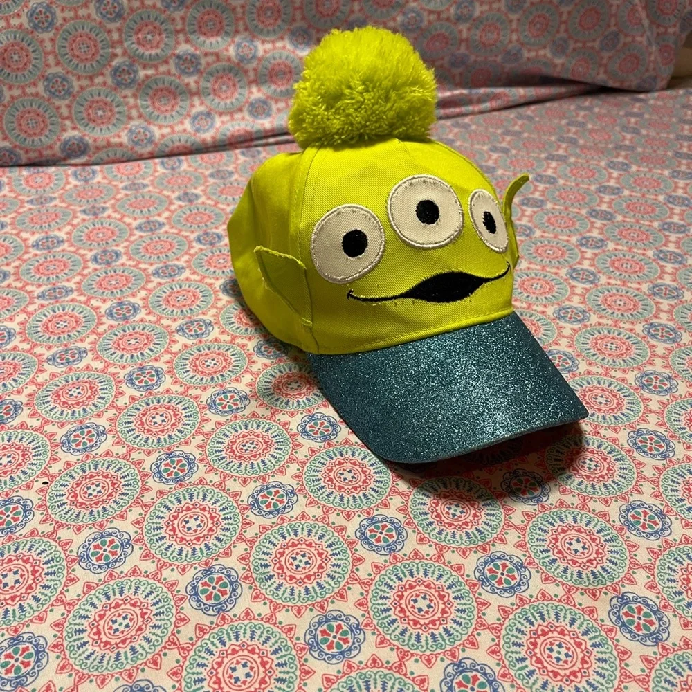 ✨$3 ✨Kids Toy Story 4 Alien Character Hat with Pom-Pom - Picture 5 of 10